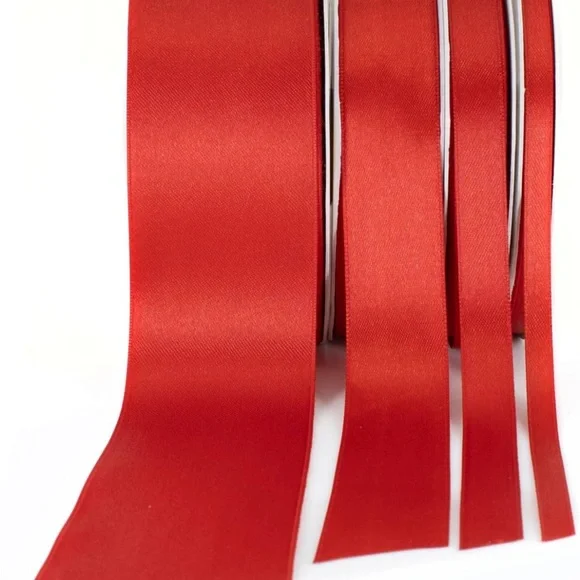 Red Ribbon - Picture 3 of 9